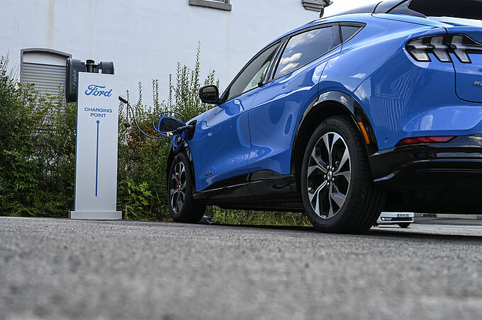 05.09.2022
Kamen,
Autohaus Scheve


Foto: Andreas Buck