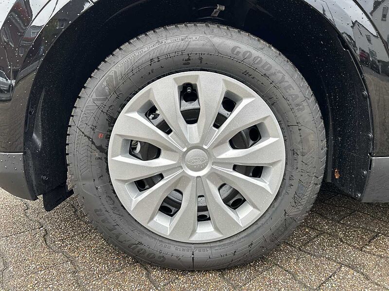 Ford Tourneo Courier Automatik + WinterP.2+Fahrerass. P.2+GanzjR
